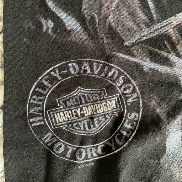 Calgary Alberta Harley Davidson T-shirt - Picture 2 of 5